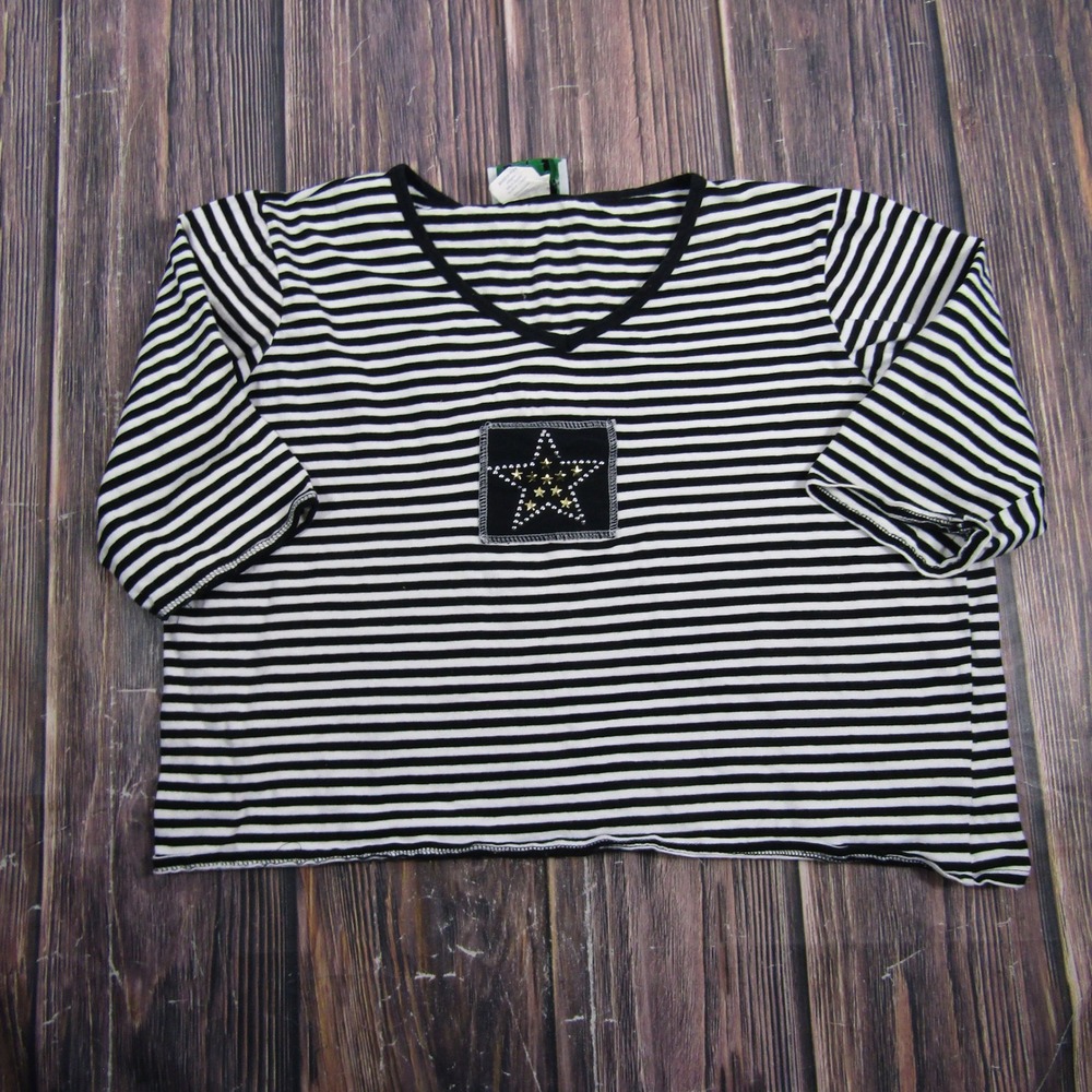 Coconut Bay T-Shirt Women Medium Black White Striped Star Stud V-Neck Crop Top
